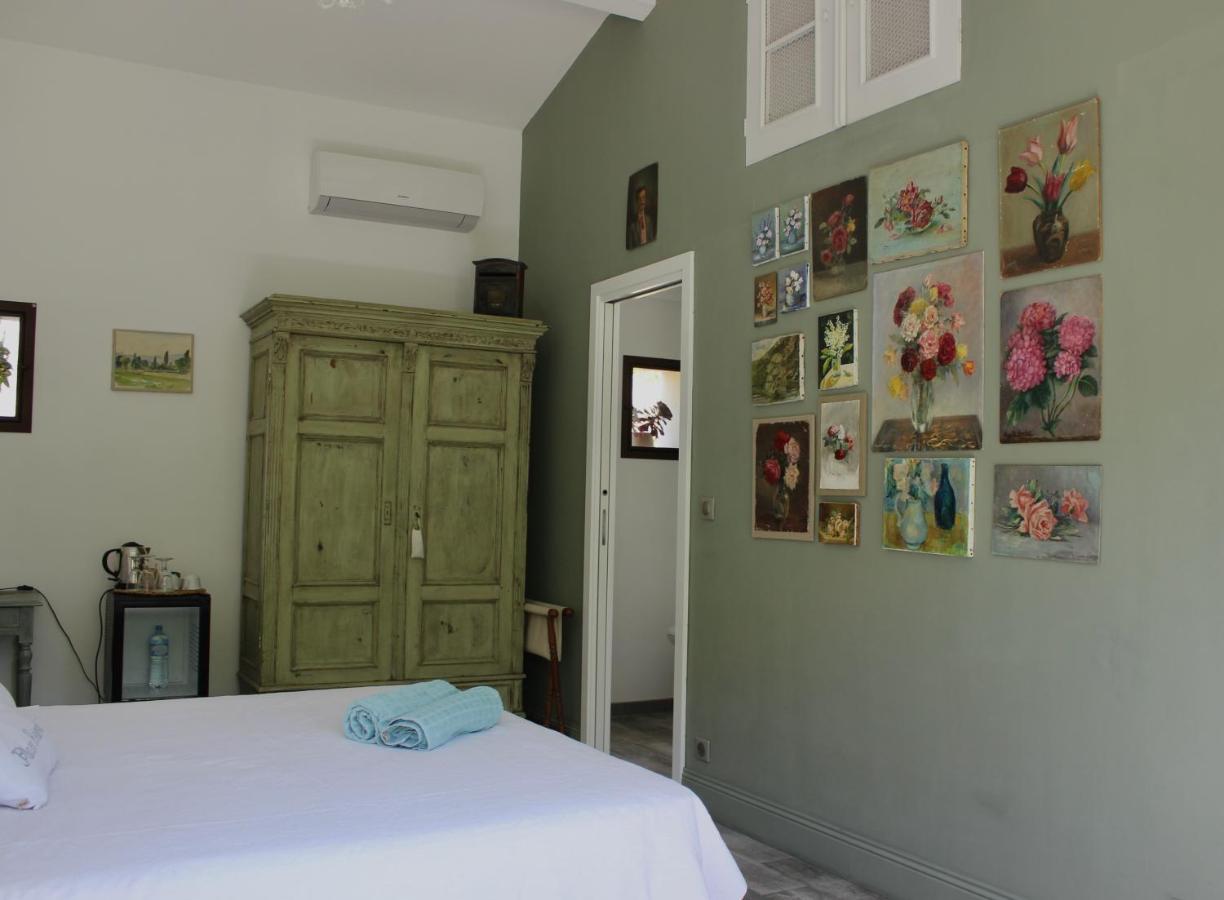 Hotel Mas De Rique Saint-Étienne-du-Grès Zewnętrze zdjęcie